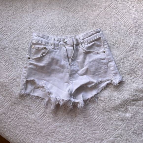 Zara Pants - White Zara Size 2 shorts